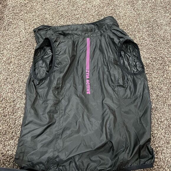 Zyia Active Vest   - Picture 4 of 4